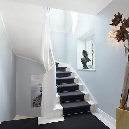 5bdr Relaxing With Private Pool Villa Munich
