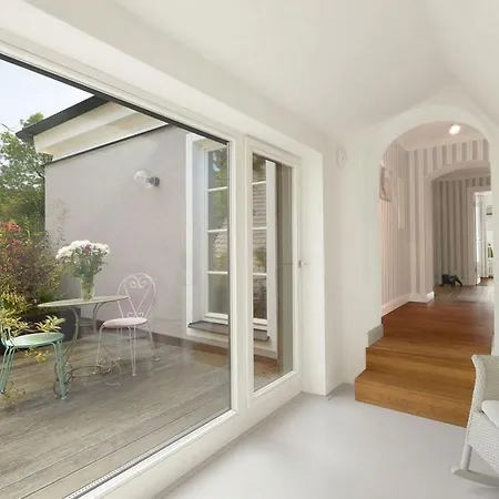 5bdr Relaxing With Private Pool Villa Munich